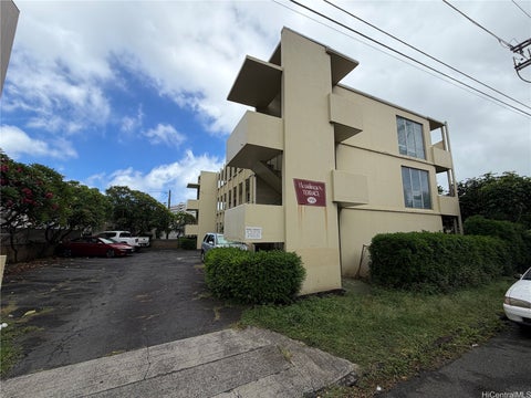 Photo of 1143 Hassinger Street, Honolulu, HI 96822 (MLS # 202617849)