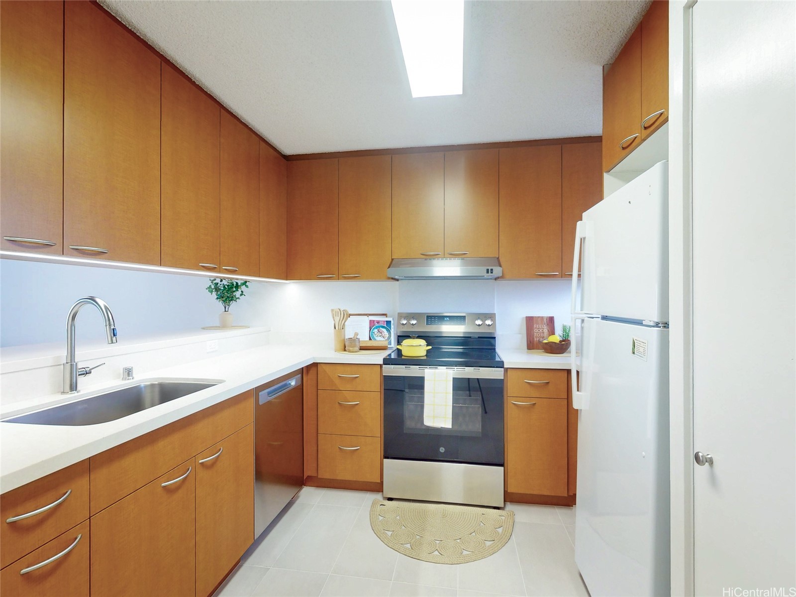 1147 Ala Napunani Street PH2