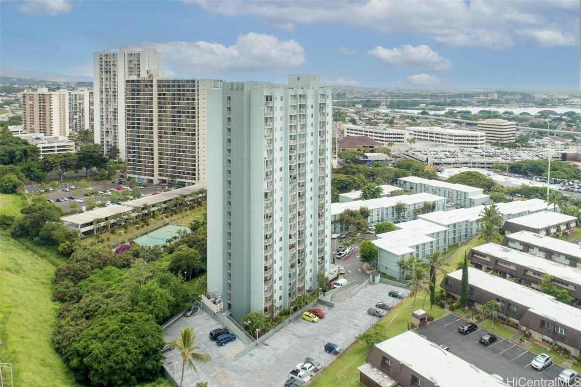 Pearl Ridge Gdns & Twr Condominium