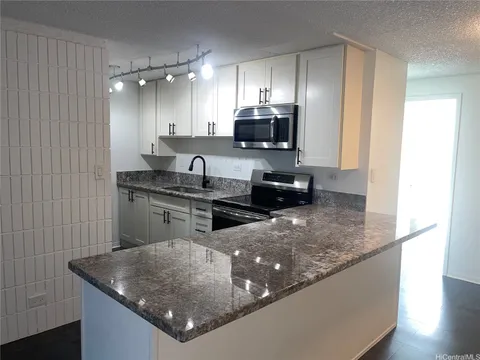 MLS: 202510440