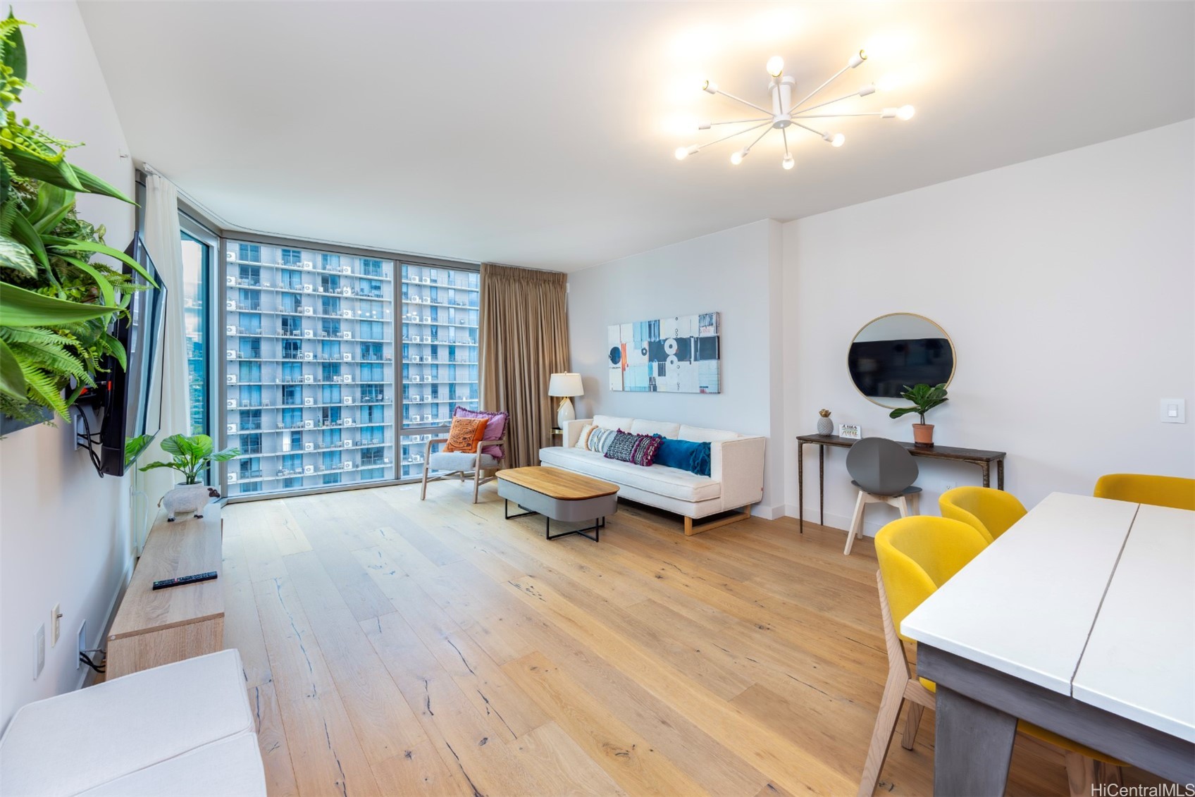 1001 Queen Street 3003