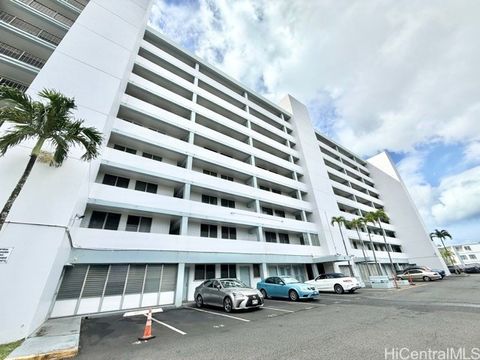 Photo of 45-535 Luluku Road #B83, Kaneohe, HI 96744 (MLS # 202528597)