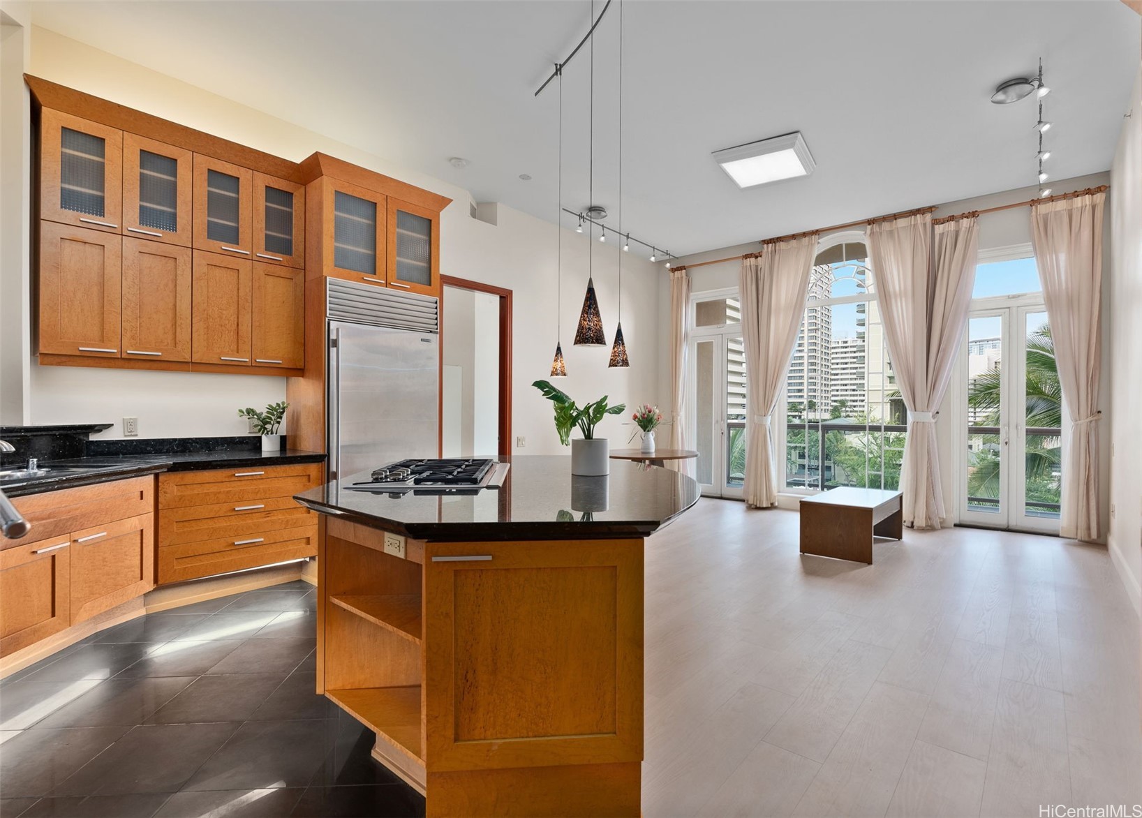 427 Launiu Street 505