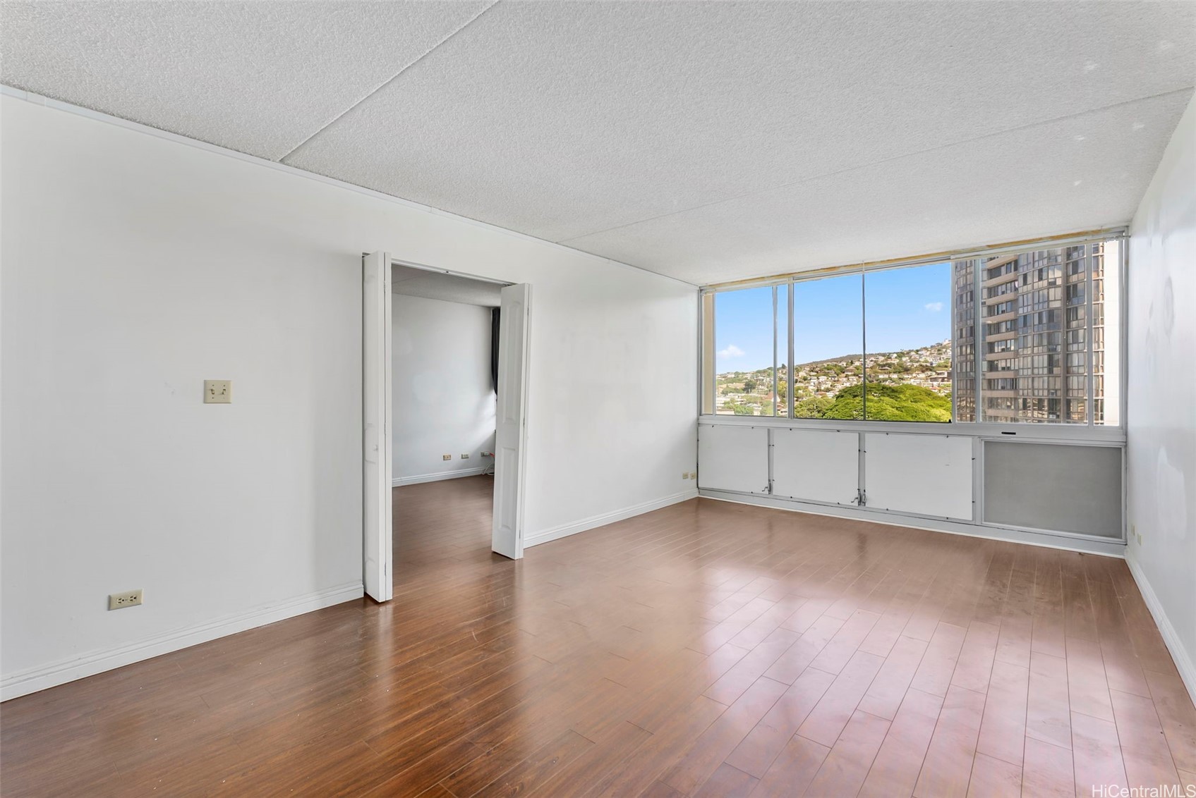 2029 Nuuanu Avenue 1105