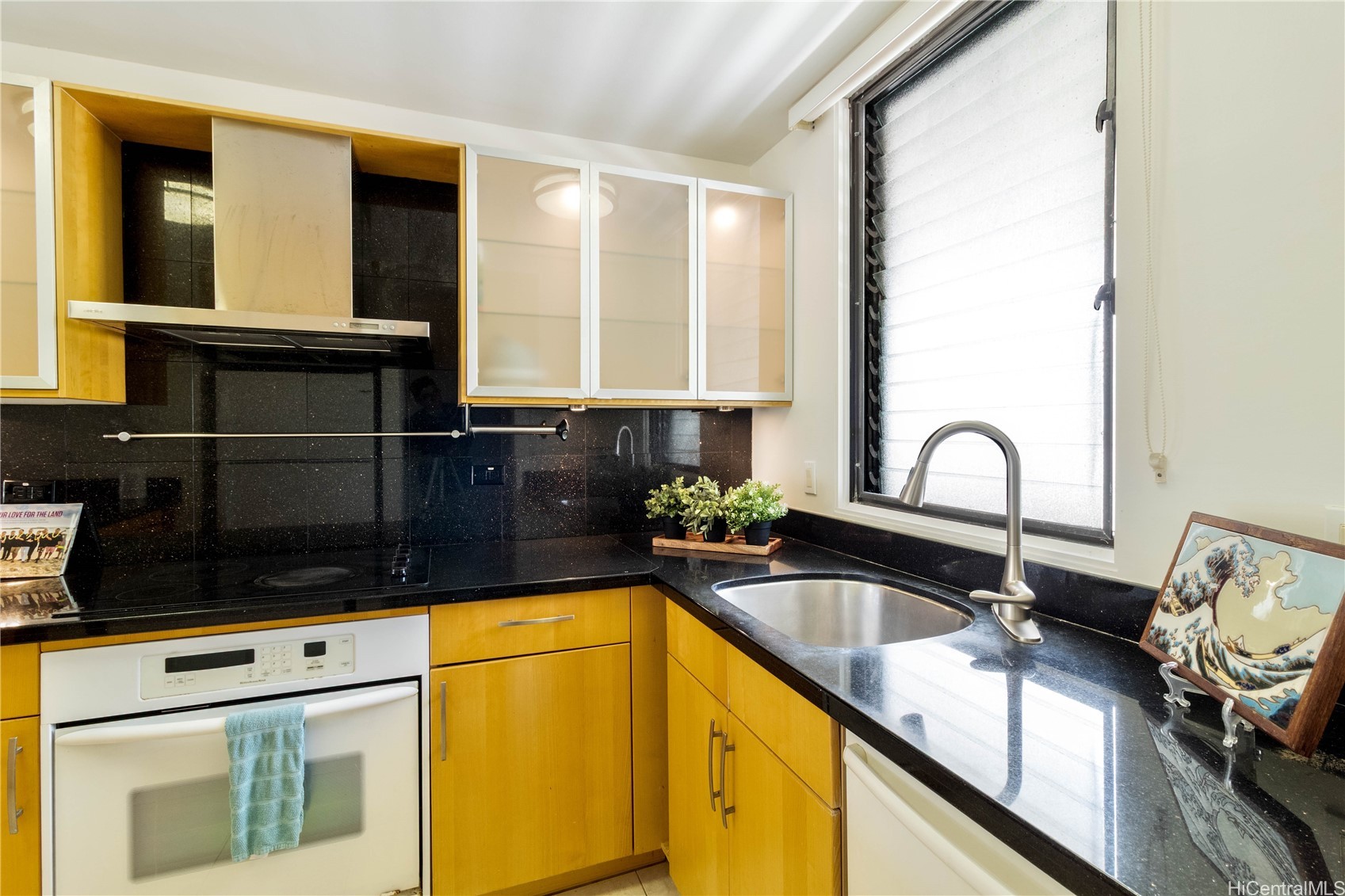 521 Hahaione Street 2-10G