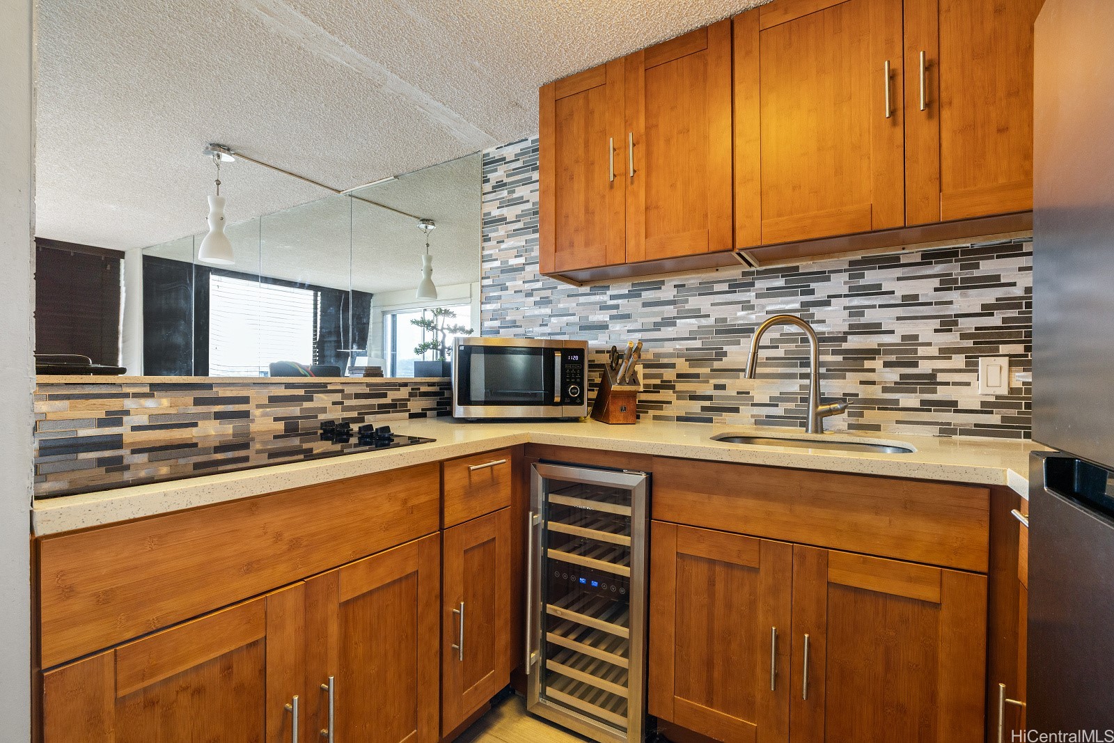 2542 Date Street 906