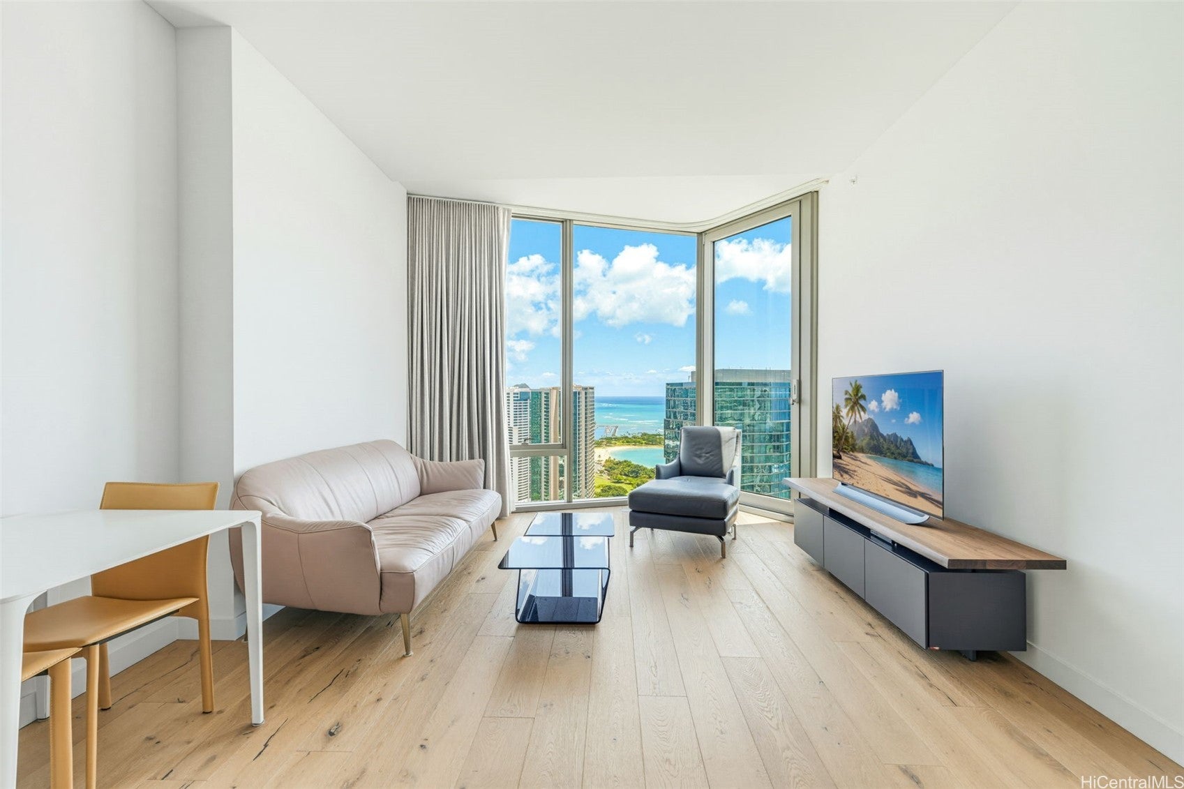 1001 Queen Street PH 4004