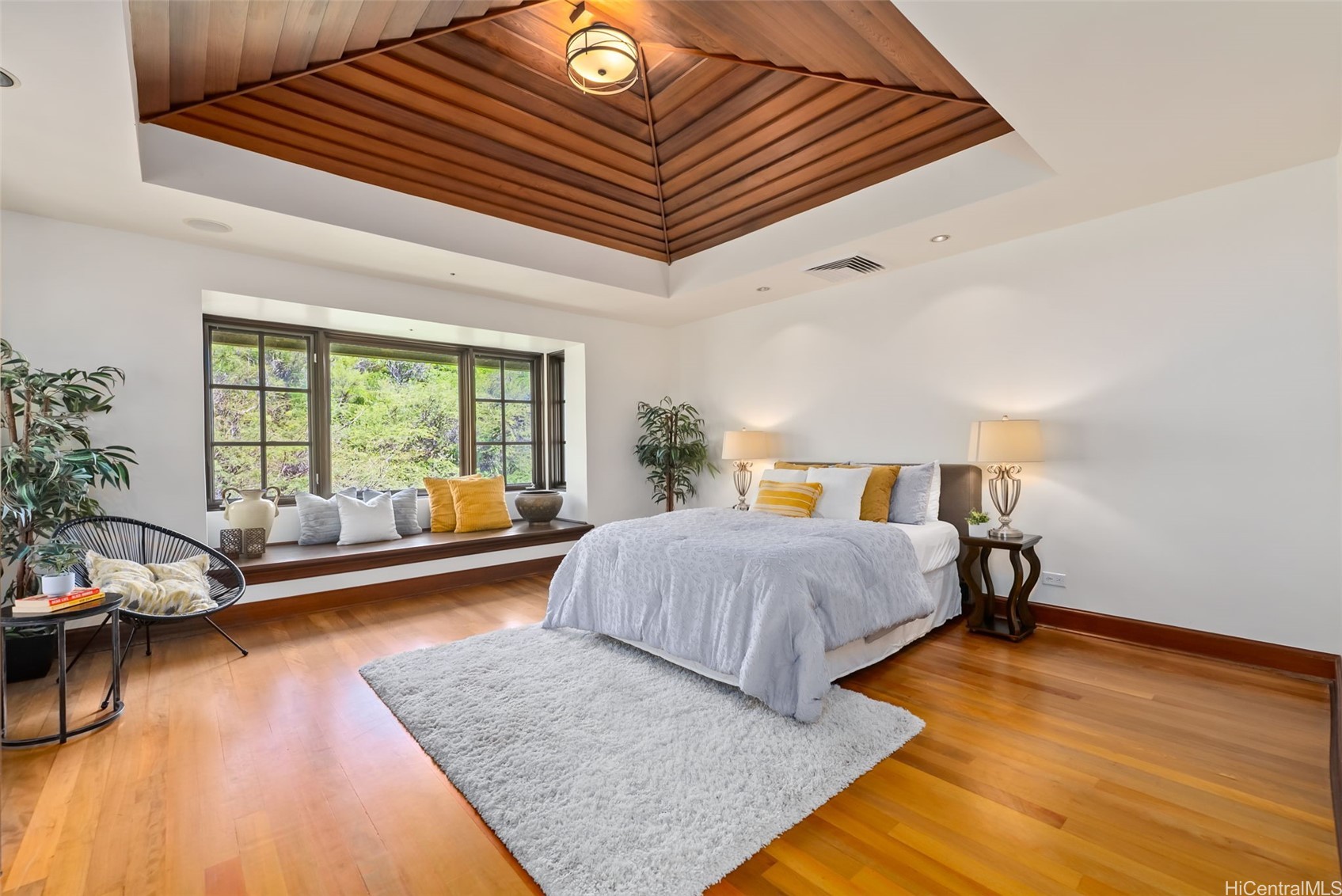 Honolulu, Hawaii, 96815, United States, 4 Bedrooms Bedrooms, ,6 BathroomsBathrooms,Residential,Active,2033377