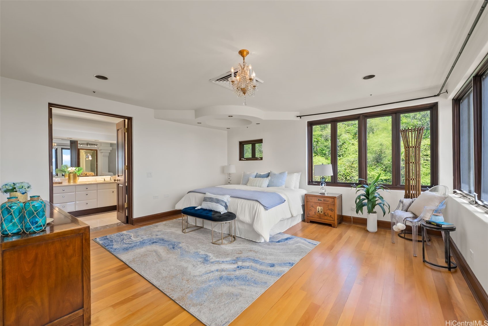 Honolulu, Hawaii, 96815, United States, 4 Bedrooms Bedrooms, ,6 BathroomsBathrooms,Residential,Active,2033377