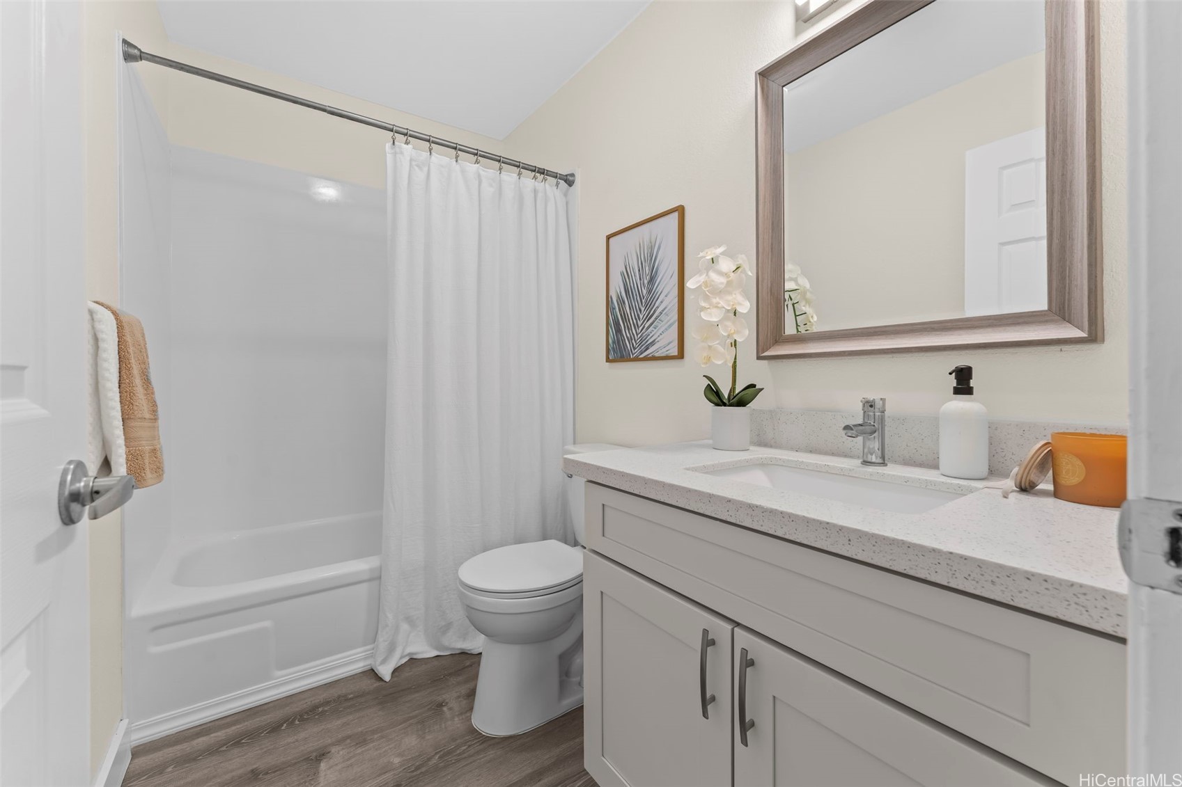 Lakeview Condominium