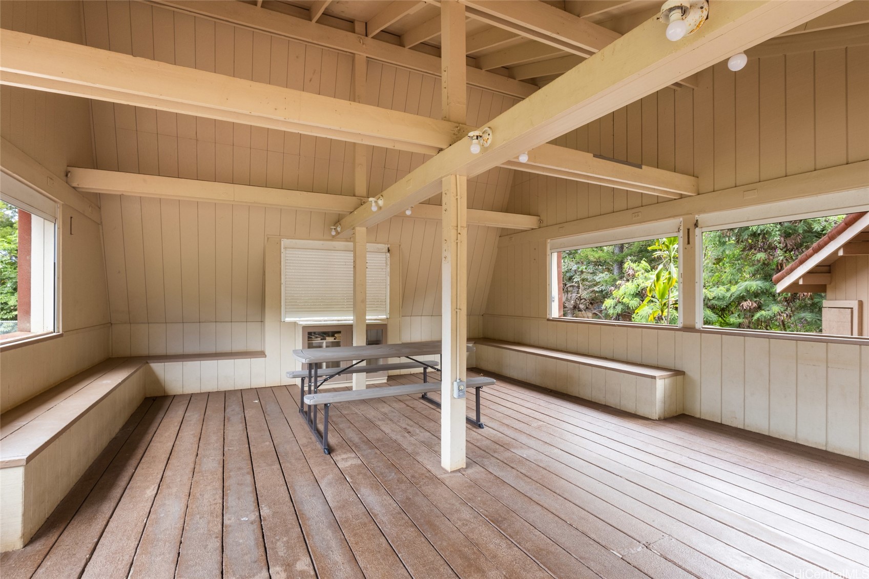 Makaha Valley Pltn Condominium