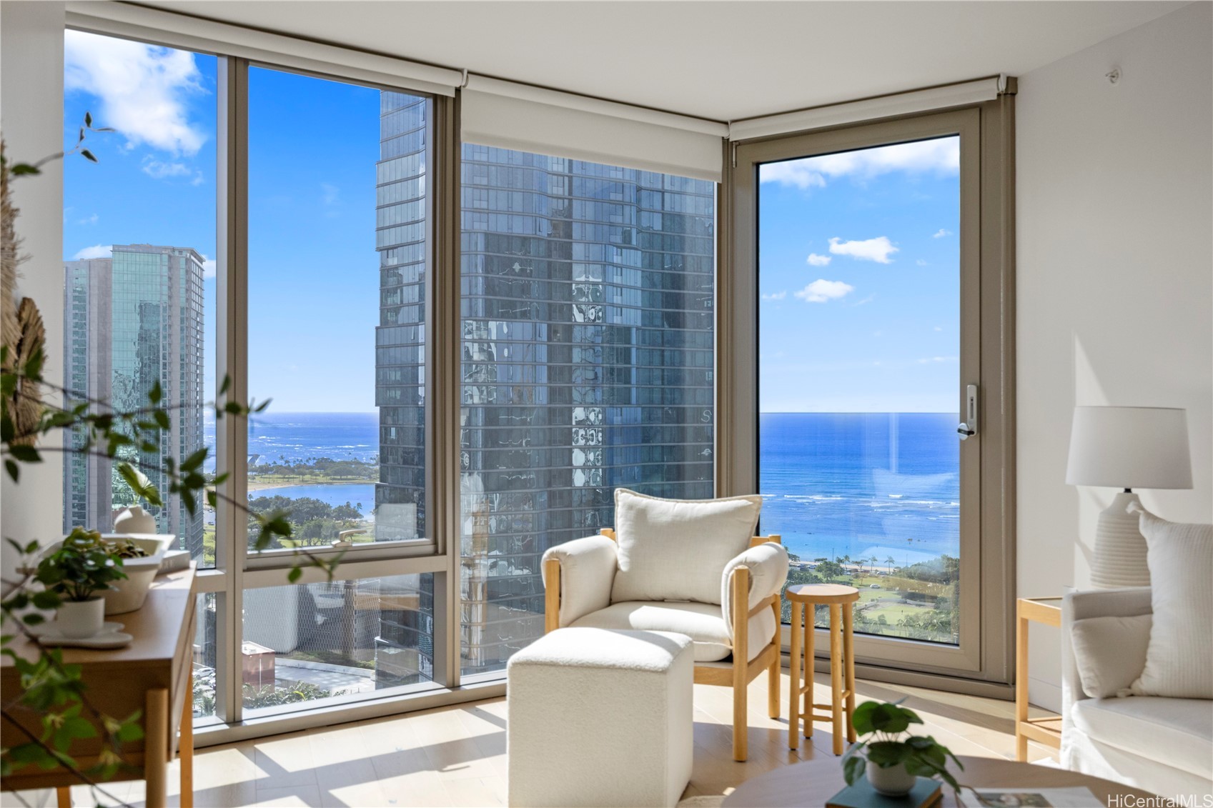 1001 Queen Street 2404