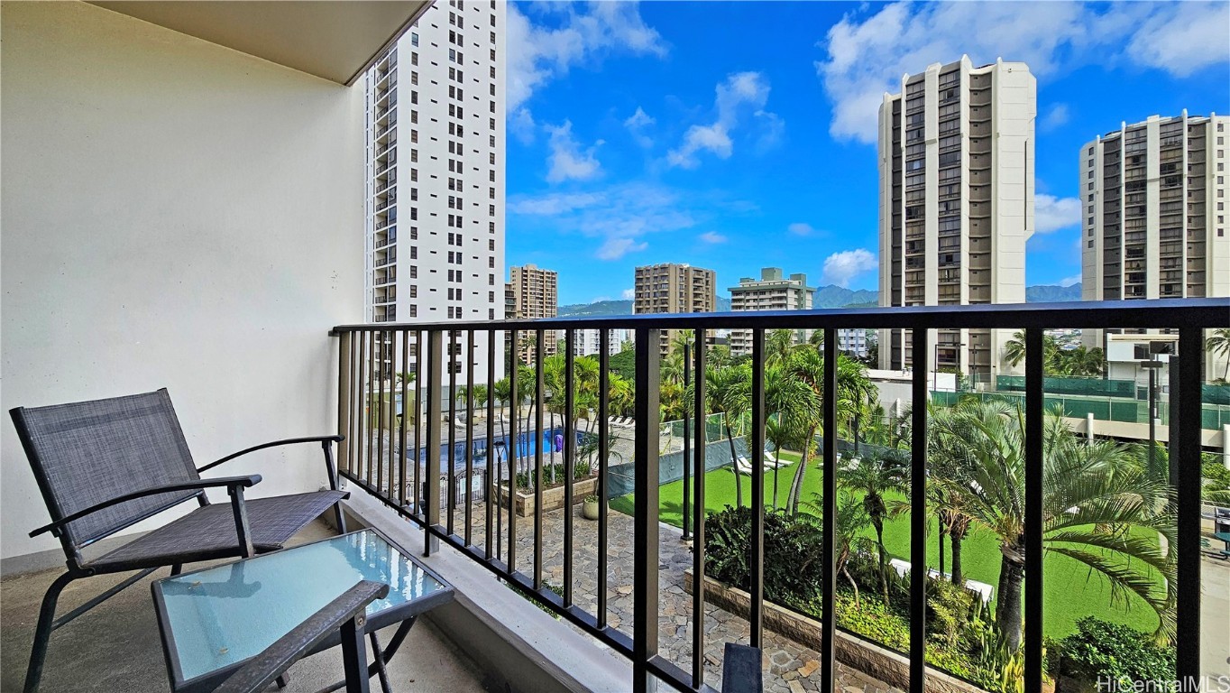 Waikiki Sunset Condominium