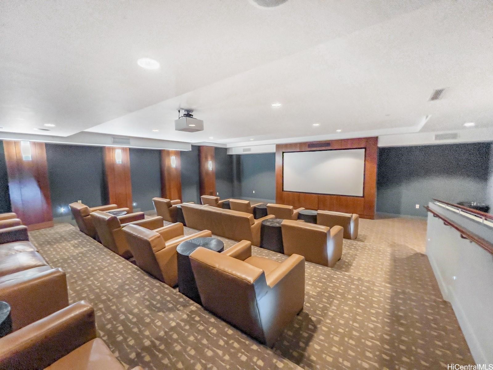 1177 Queen Street 3905