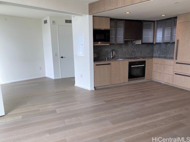 1000 Auahi Street 2703