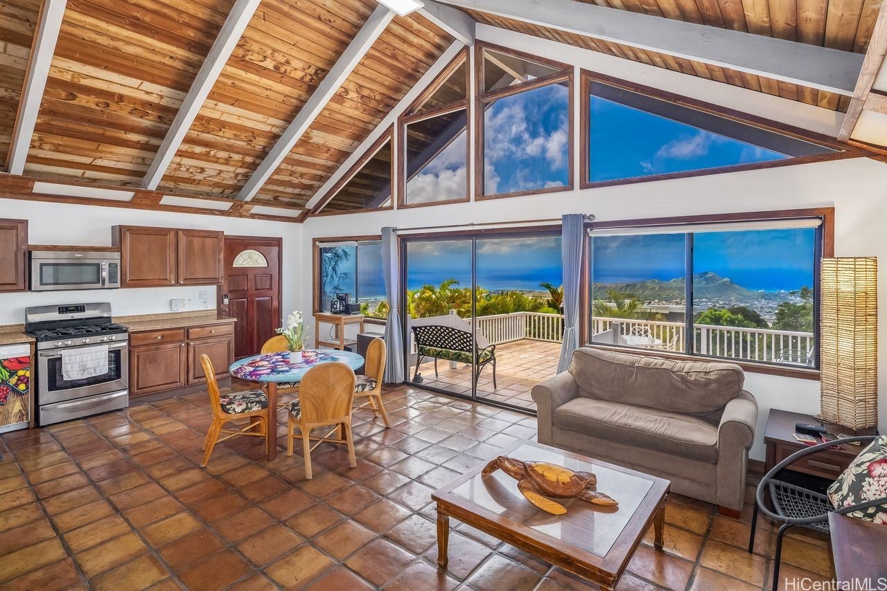 4969 Maunalani Circle