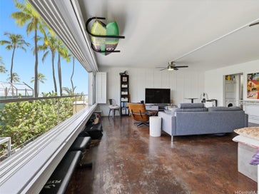 2895 Kalakaua Avenue 207 Honolulu HI 96815
