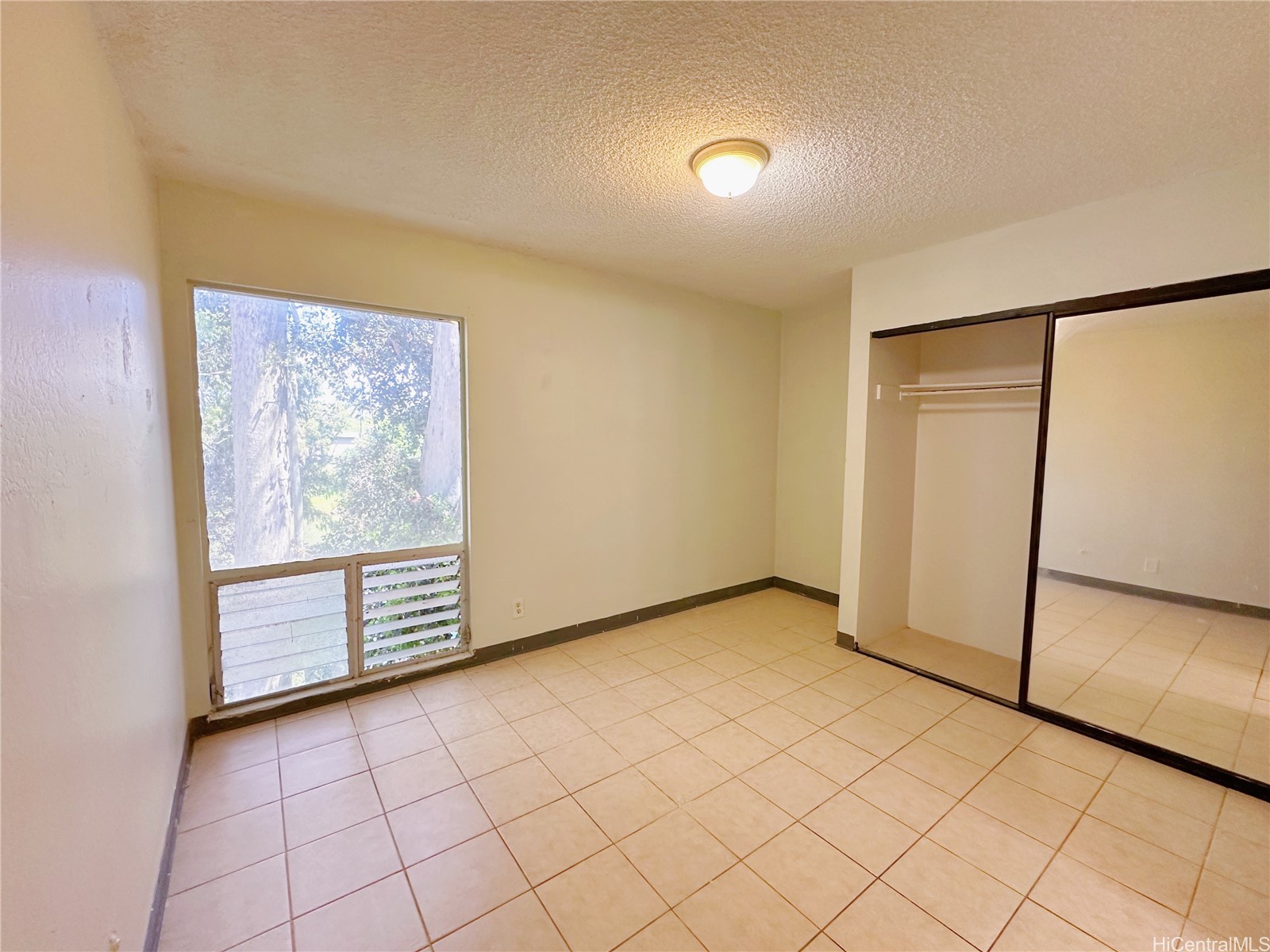 142 Lakeview Circle