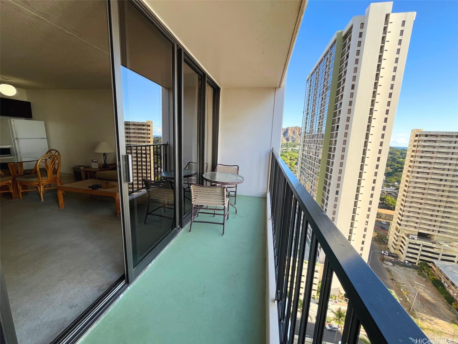 201 Ohua Avenue 2406(MAUKA)