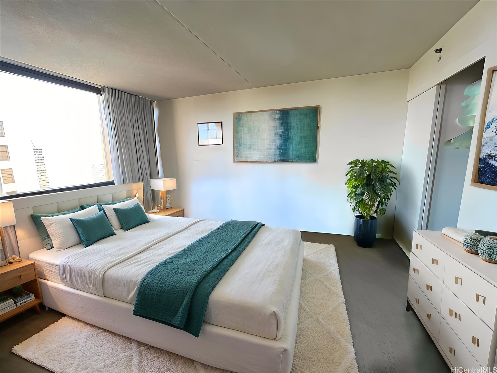 201 Ohua Avenue 2406(MAUKA)