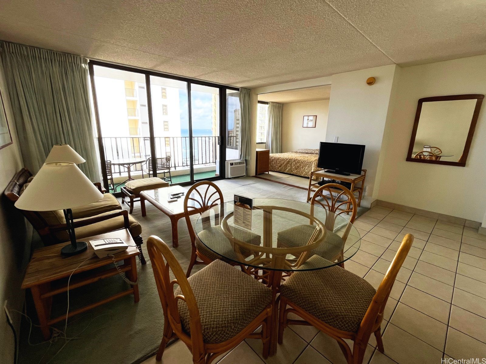 201 Ohua Avenue 2406(MAUKA)