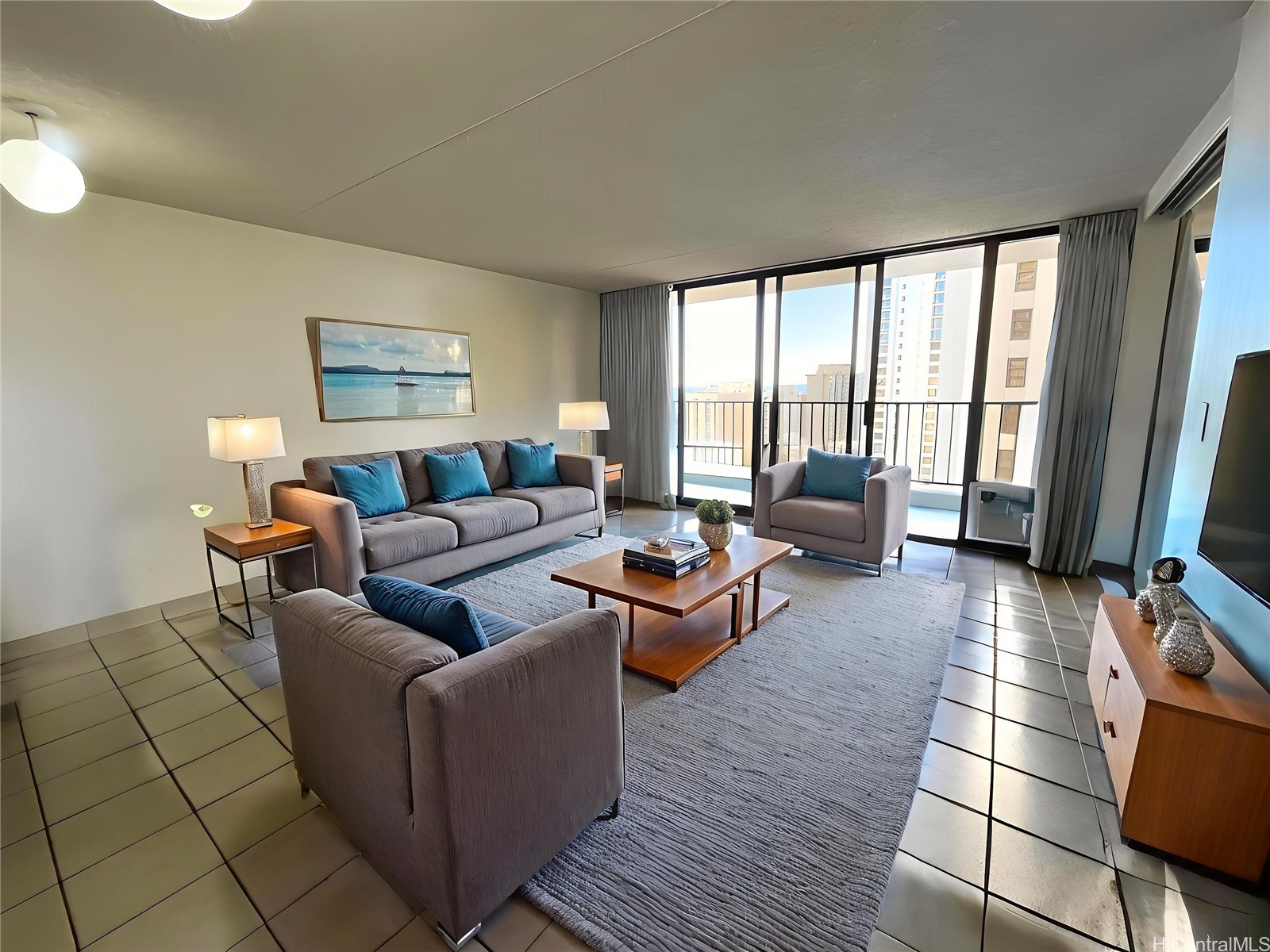 201 Ohua Avenue 2406(MAUKA)