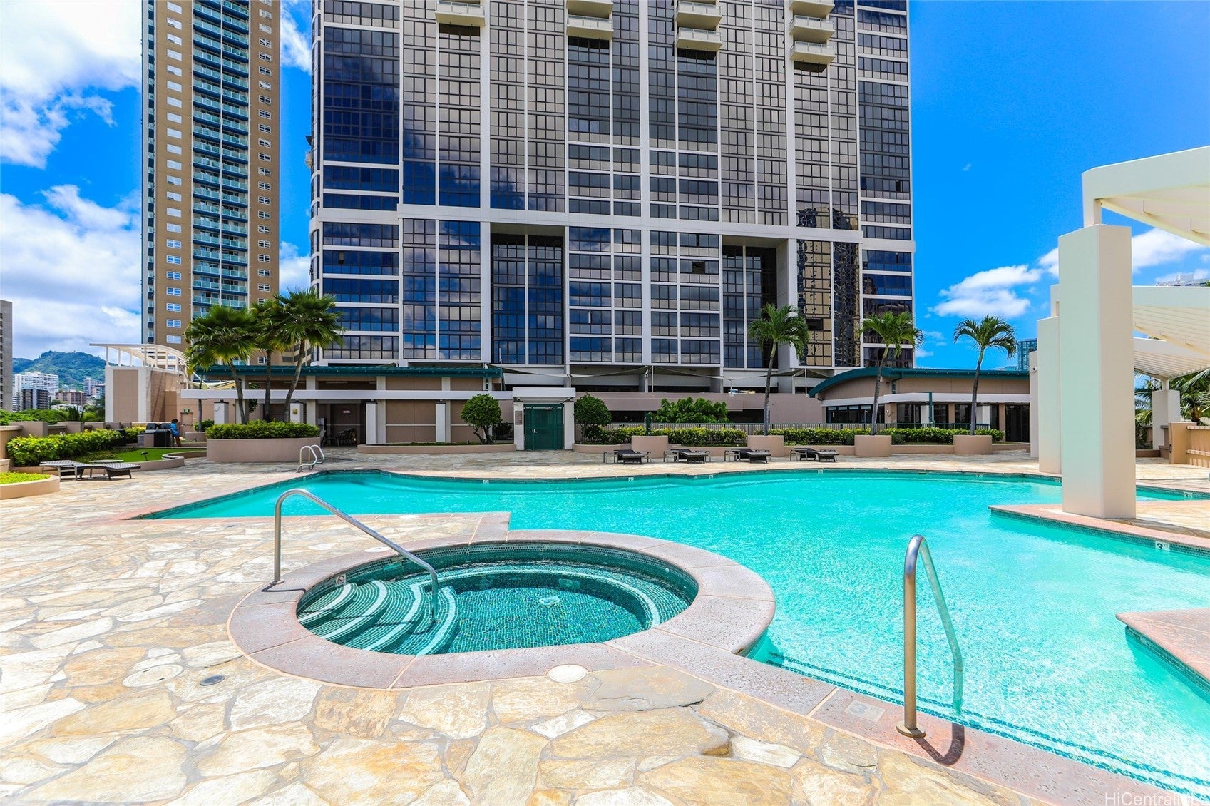 600 Queen Street 809
