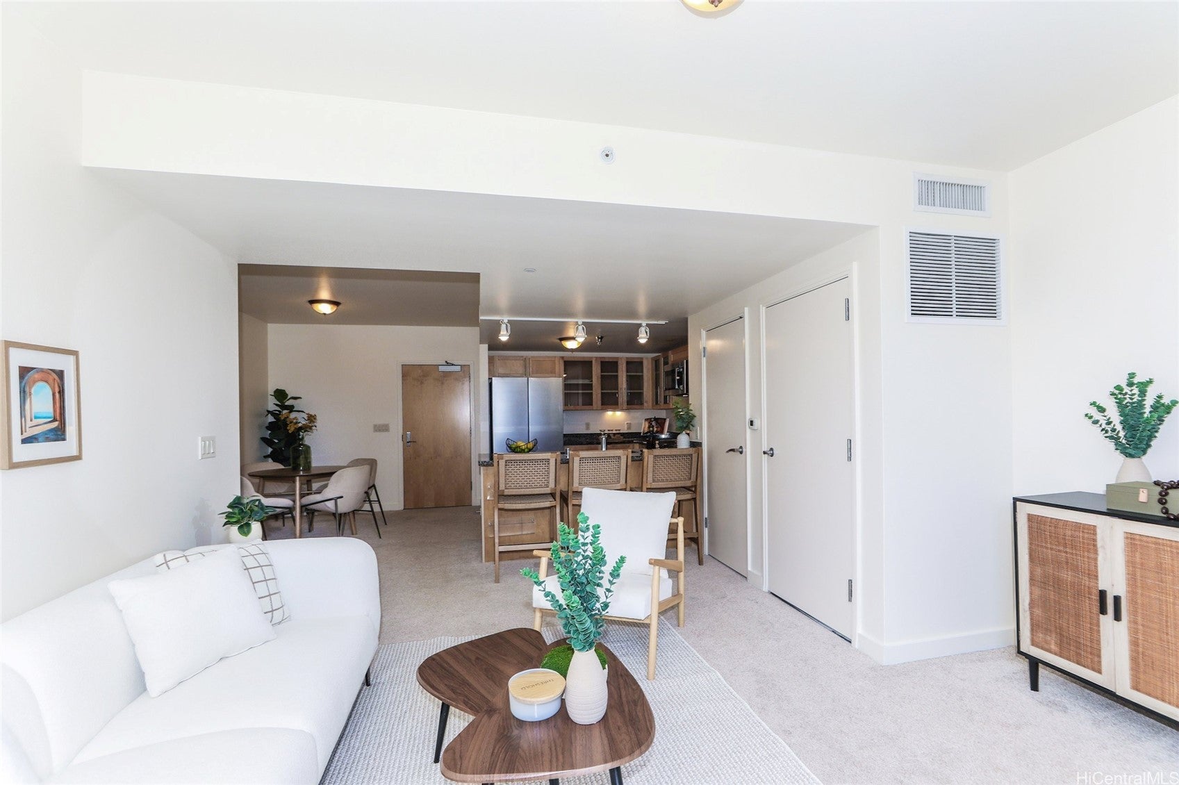 600 Queen Street 809
