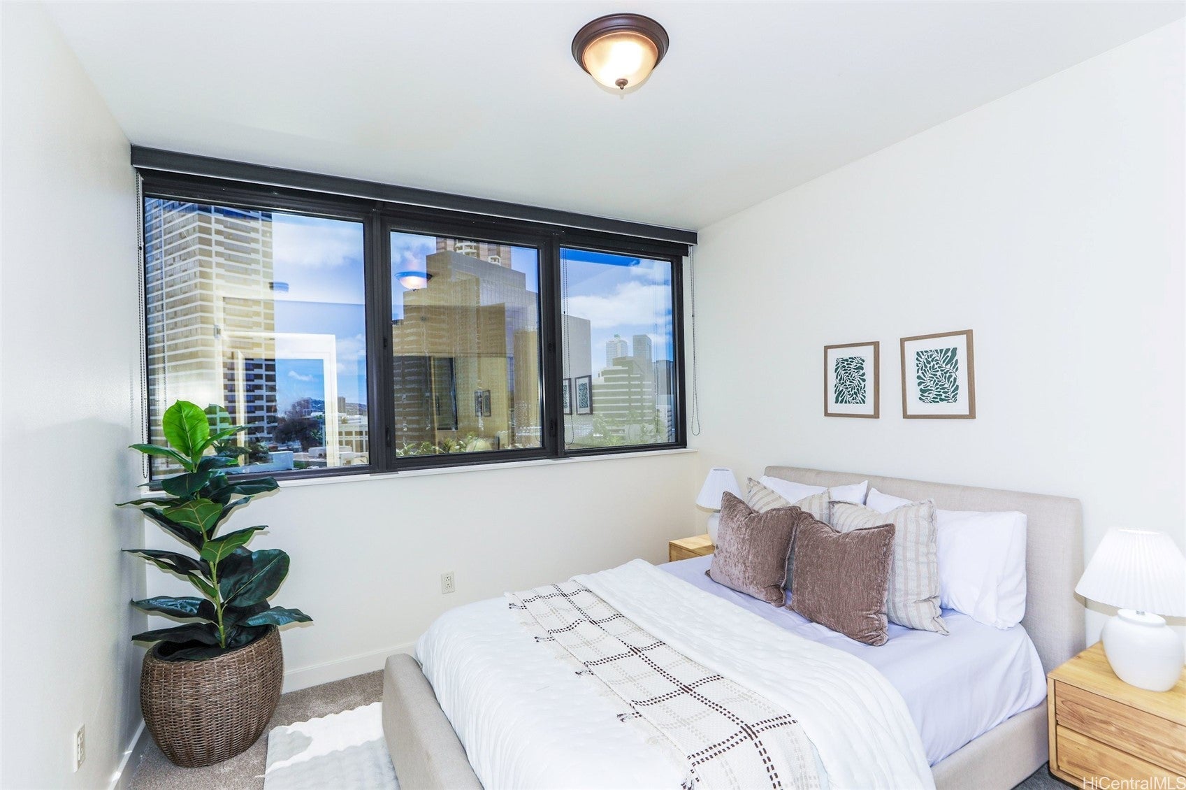 600 Queen Street 809