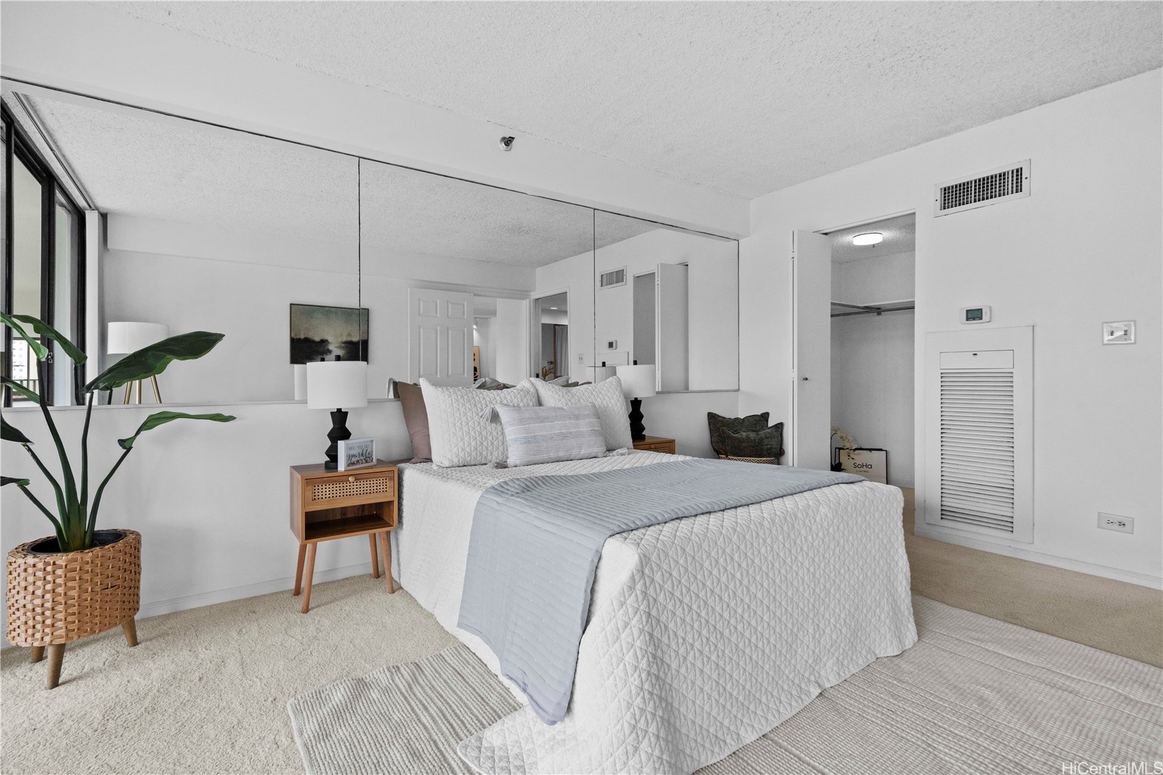 581 Kamoku Street 504