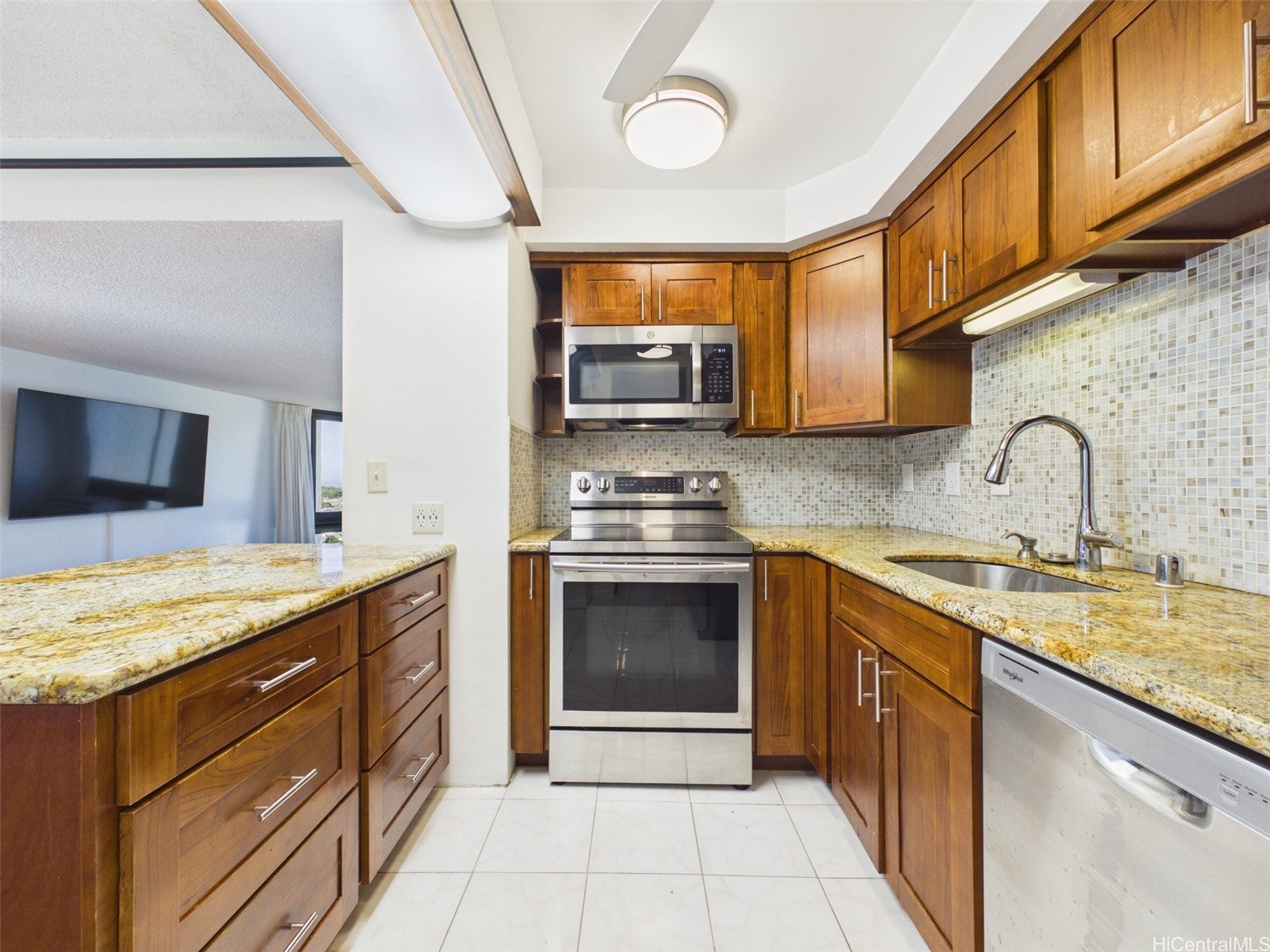 521 Hahaione Street 2/9L
