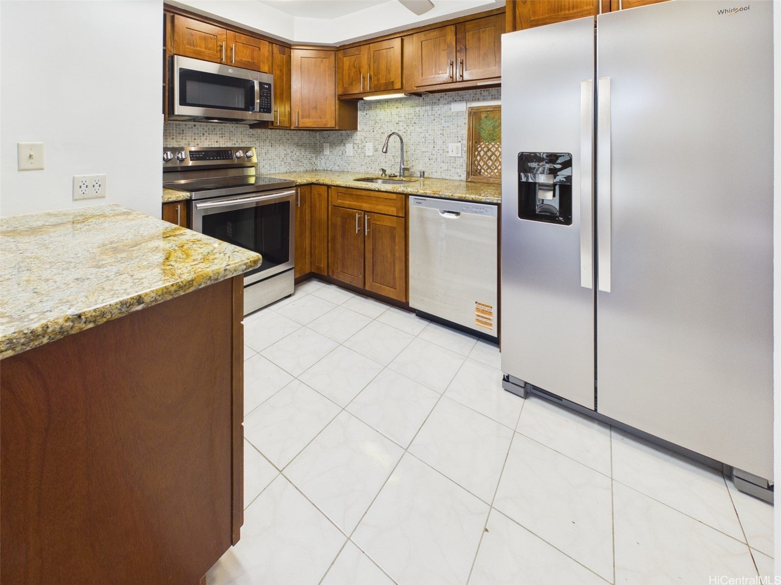 521 Hahaione Street 2/9L