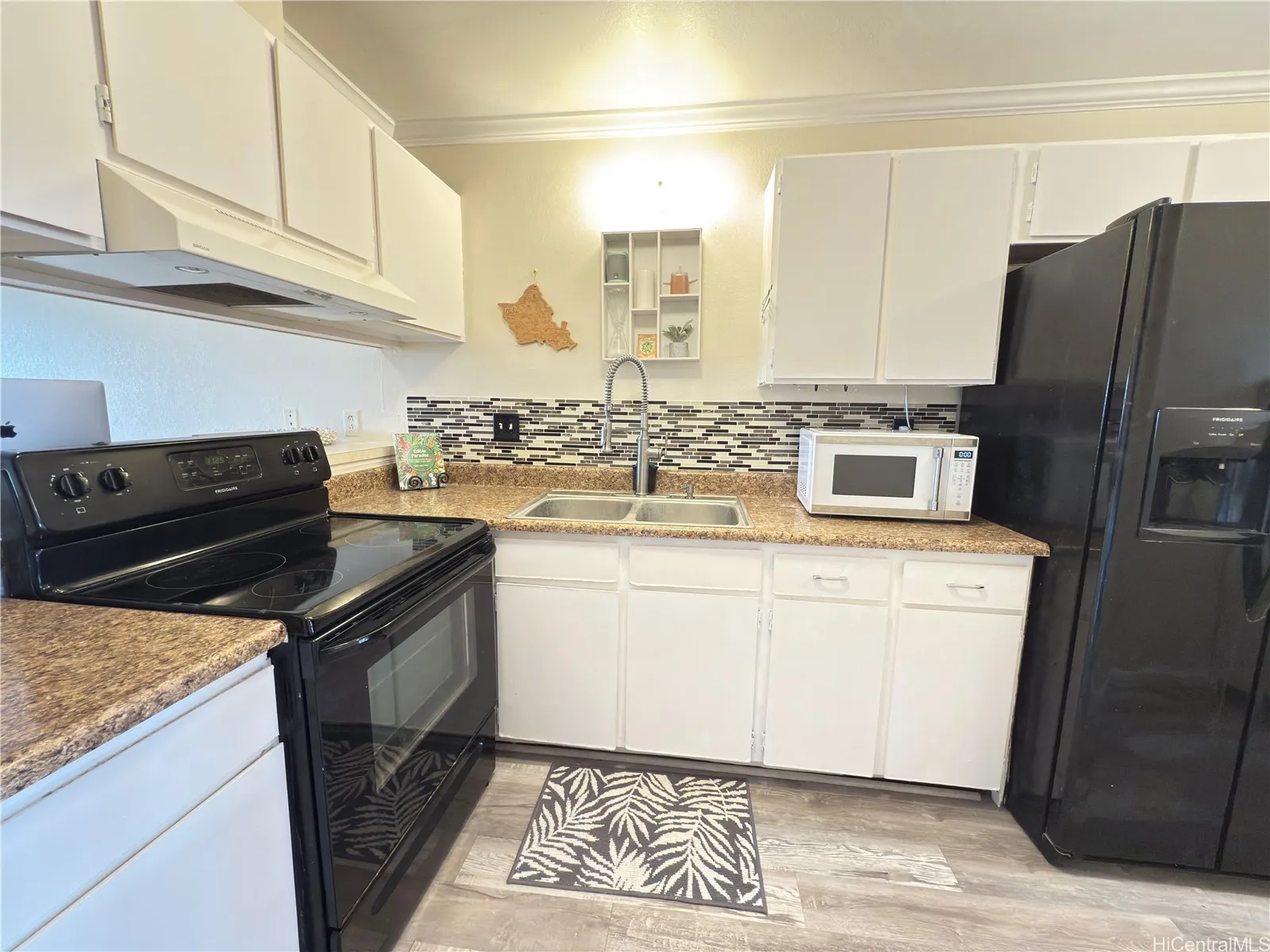 Waipahu, Hawaii 96797, United States, 2 Bedrooms Bedrooms, ,2 BathroomsBathrooms,Residential,Active,102155