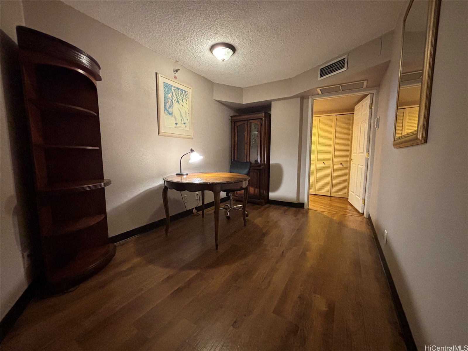 1088 Bishop Street 1607