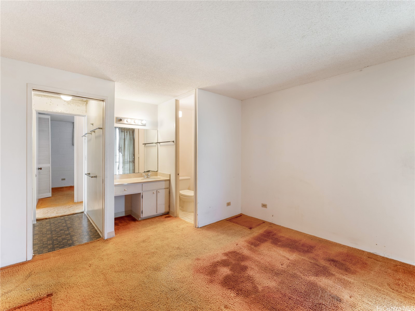 1160 Ala Napunani Street 1407