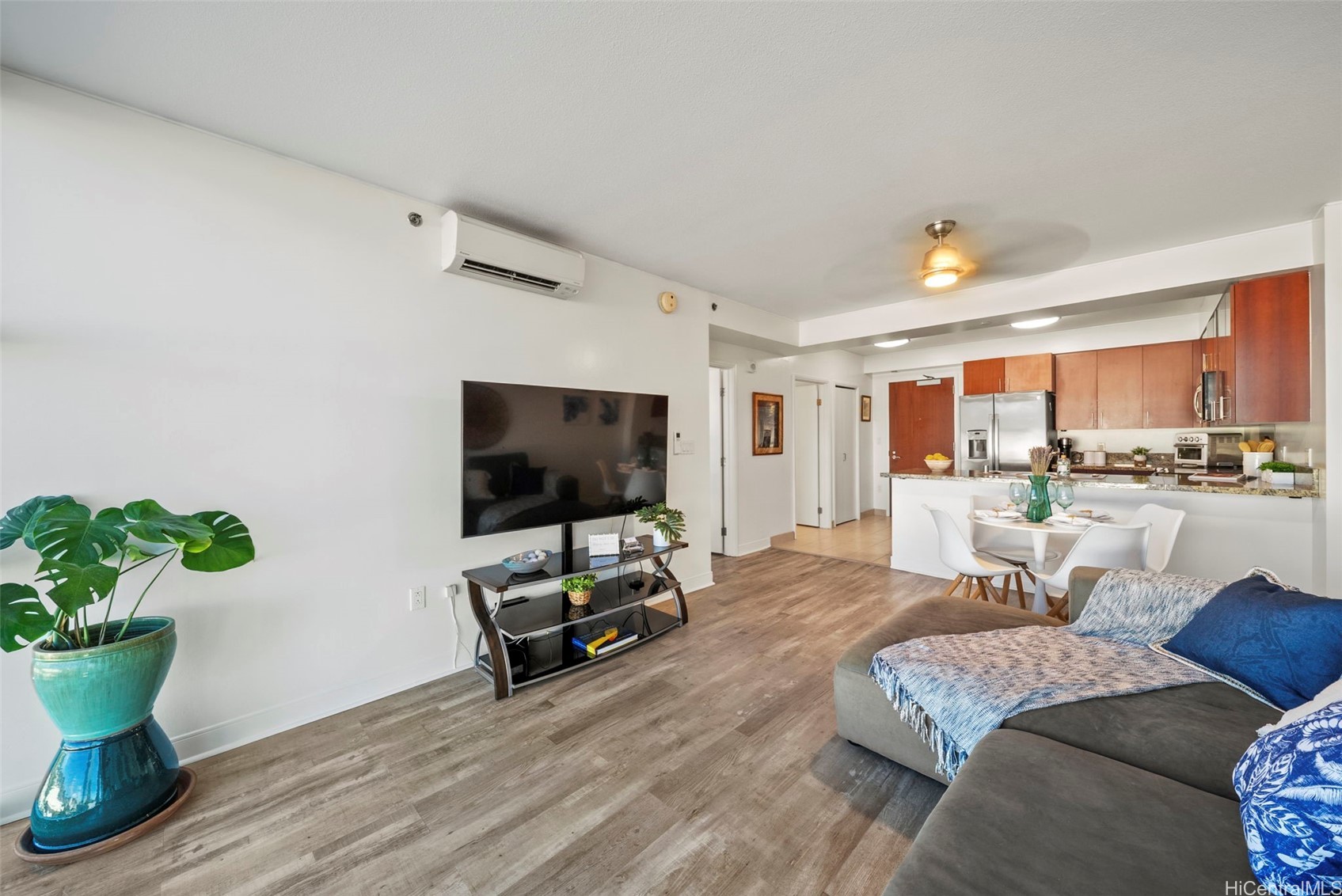 909 Kapiolani Boulevard 907