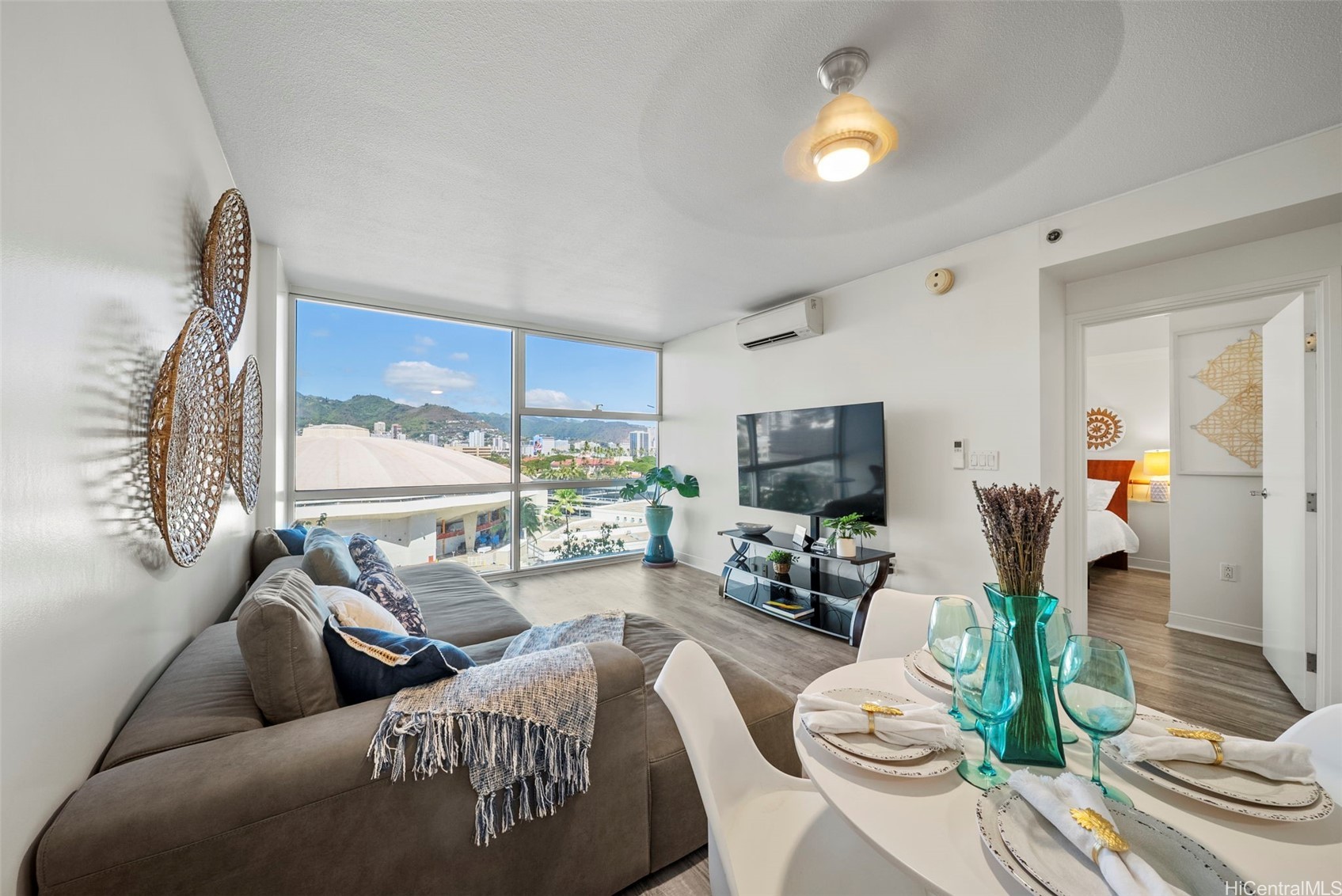 909 Kapiolani Boulevard 907