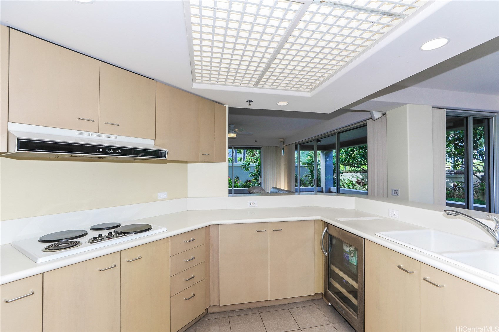 1 Keahole Place 2113