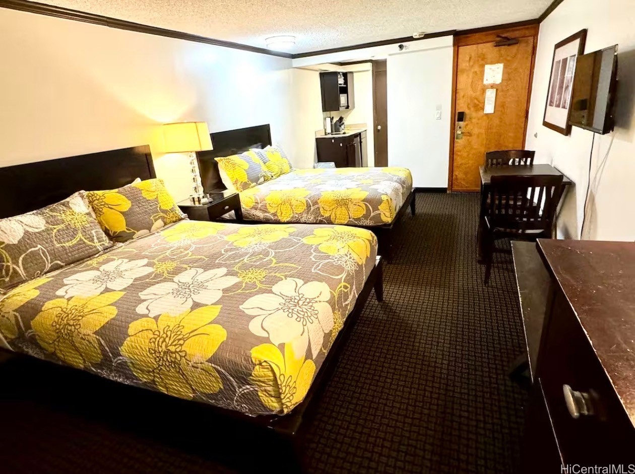 2425 Kuhio Avenue 206