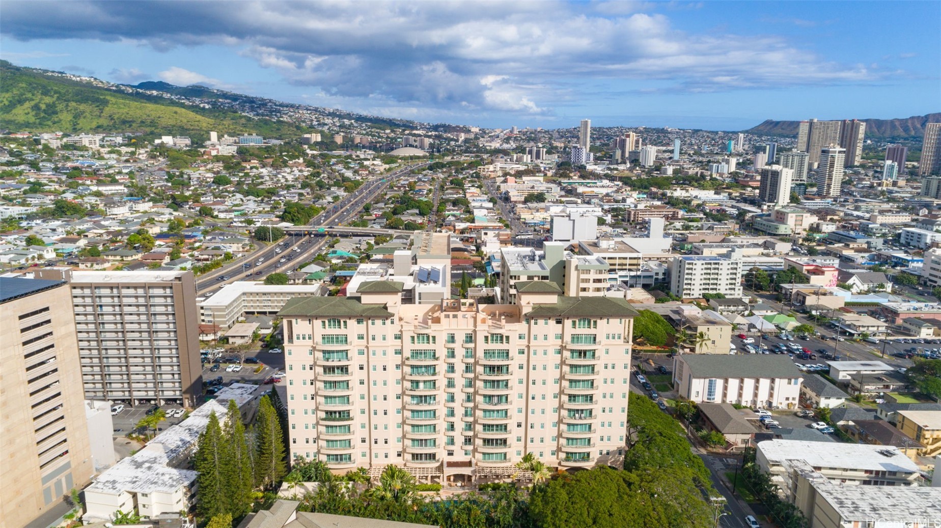 Courtyards At Punahou Condominium