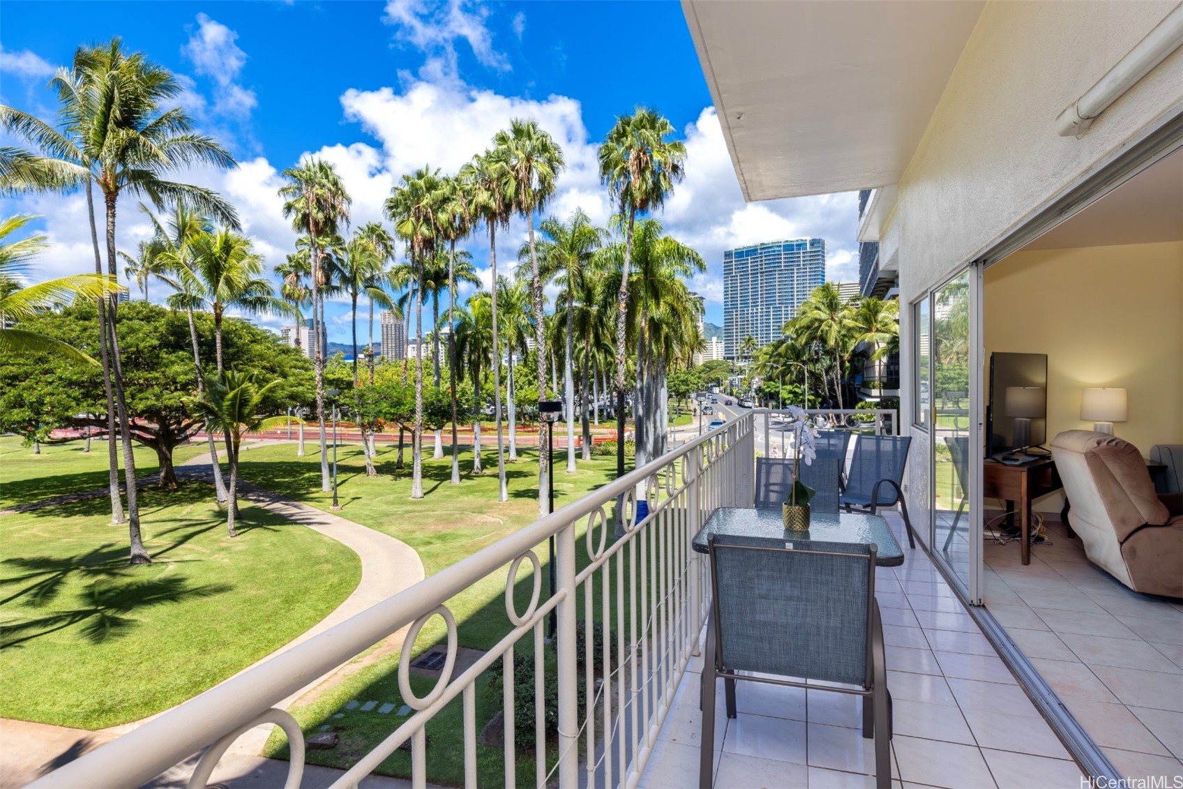 2161 Kalia Road 218