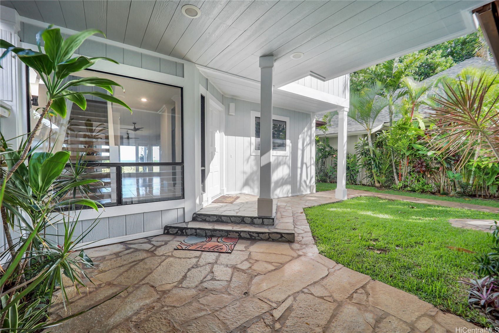 382 Kuanalu Place