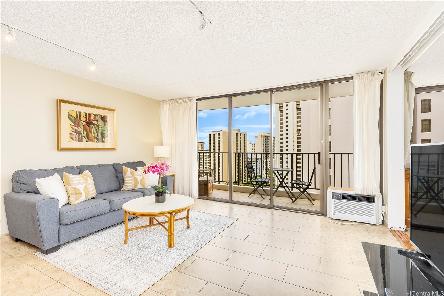 201 Ohua Avenue Mauka 1706