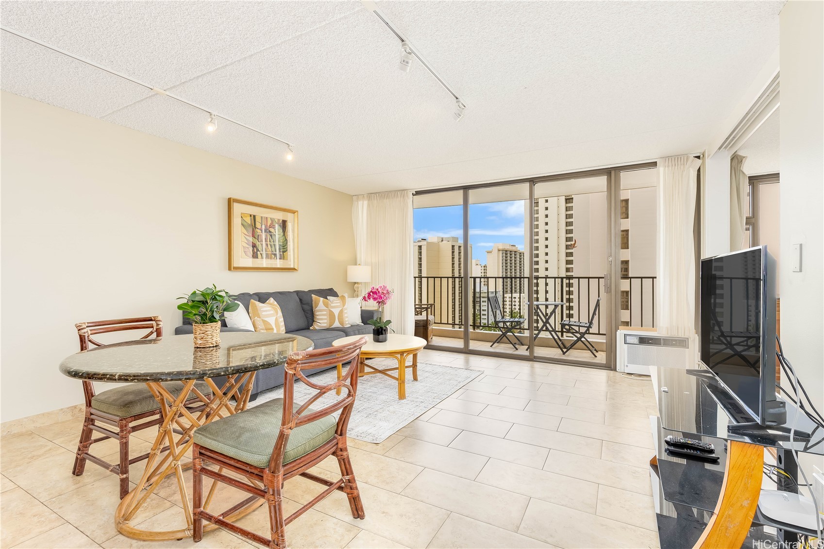 201 Ohua Avenue Mauka 1706