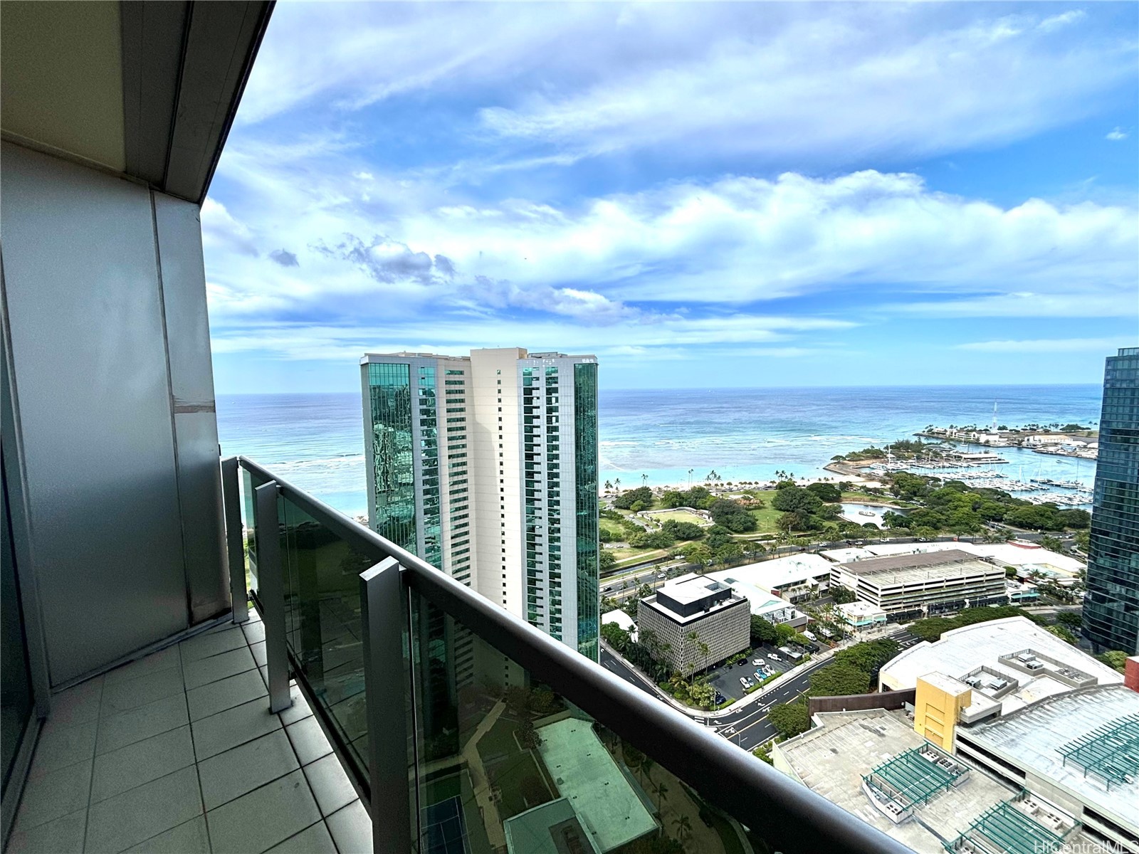 1177 Queen Street 4504