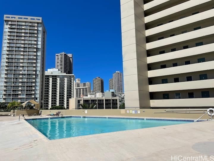 Hawaiian Monarch Condominium