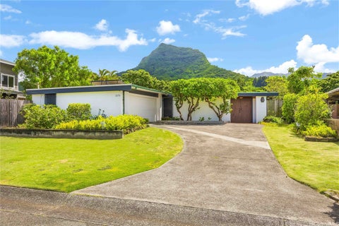 Photo of 1575 Ulupii Street, Kailua, HI 96734 (MLS # 202618639)