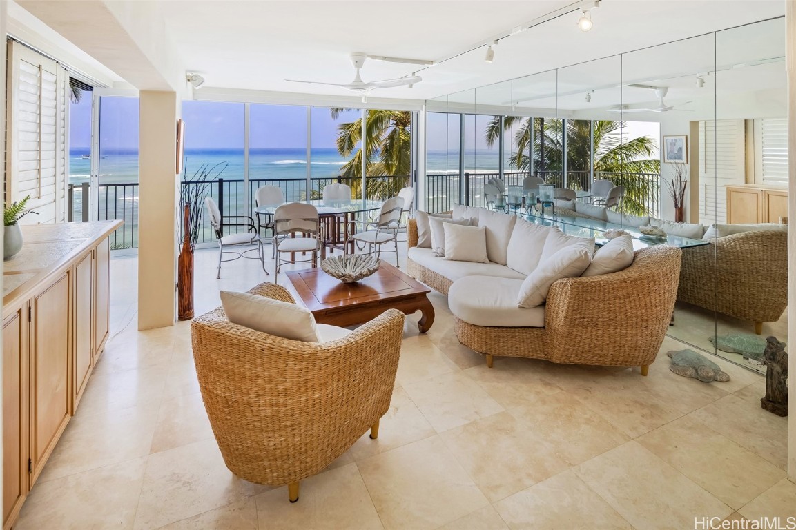 3015 Kalakaua Avenue 601