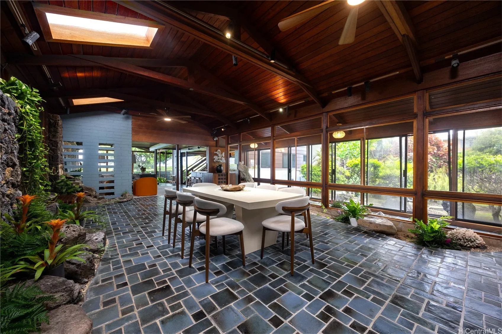 Kailua, Hawaii 96734, United States, 3 Bedrooms Bedrooms, ,3 BathroomsBathrooms,Residential,Pending,214837