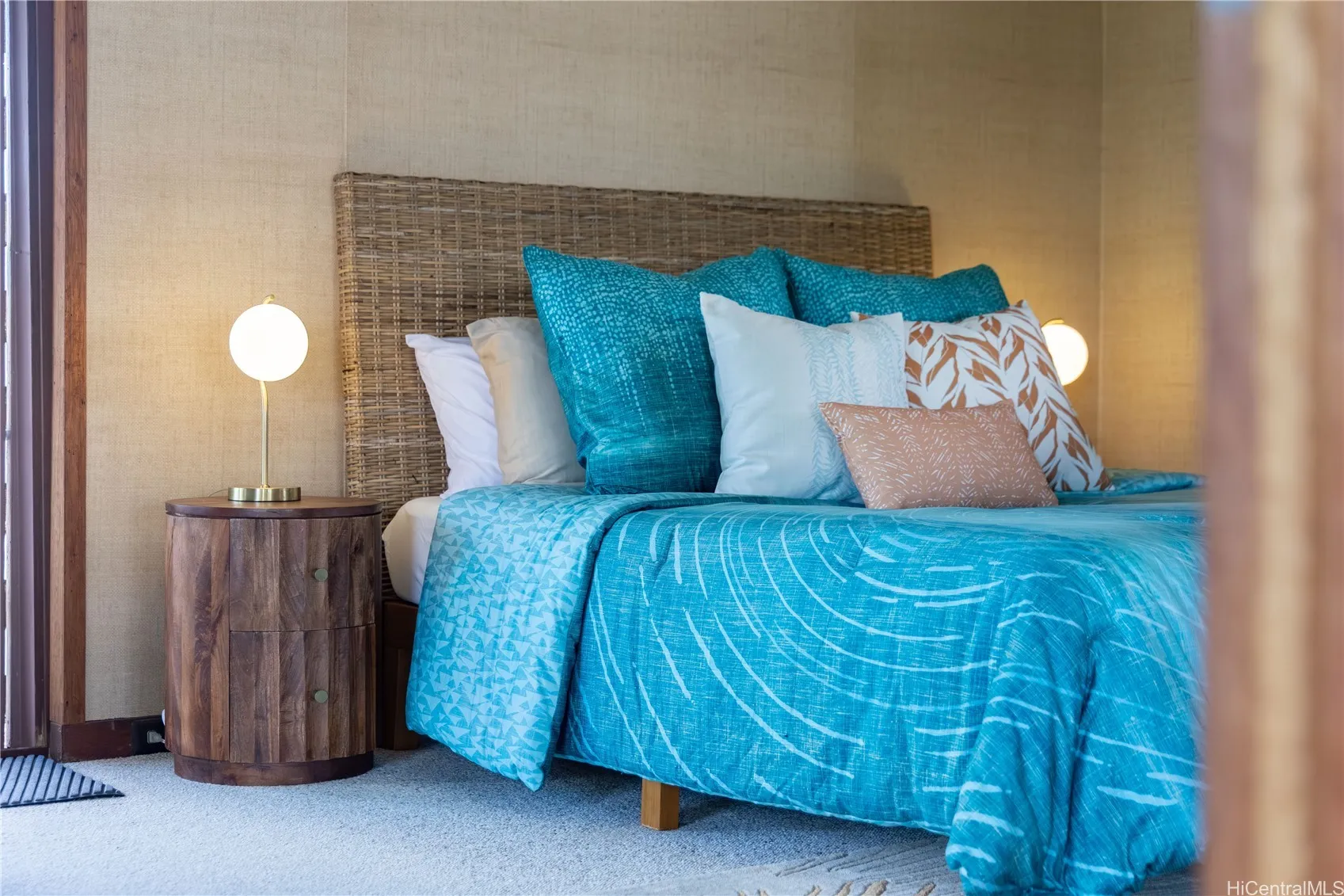 Kailua, Hawaii 96734, United States, 3 Bedrooms Bedrooms, ,3 BathroomsBathrooms,Residential,Pending,214837